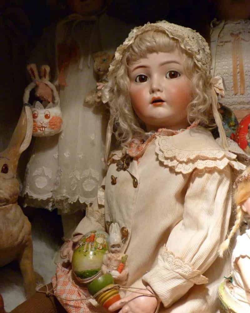 Antique Porcelain Dolls: How to Determine Their Value