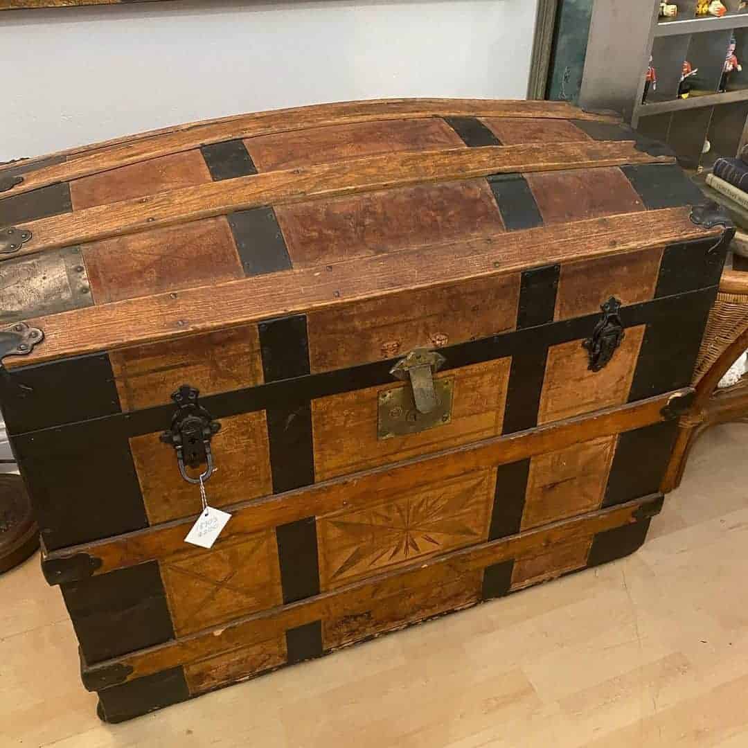 Antique Trunks: Complete Identification & Value Guide